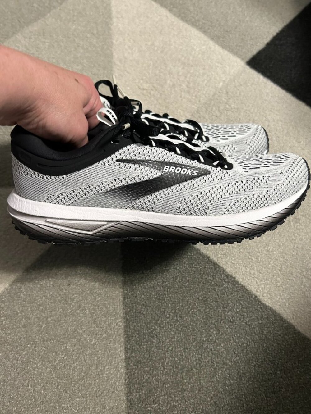 Brooks Revel 7 White/Black Knit Upper Road Running Sneakers Women's Size 9B